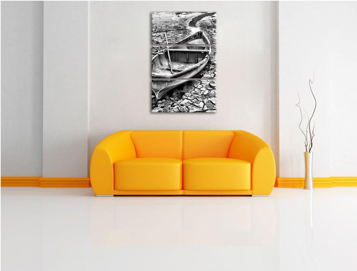 Pixxprint Monocrome, Boot im ausgetrockneten See 3-Teiler Leinwandbild 120x80 Bild auf Leinwand