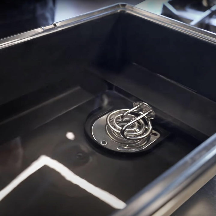 GGM Gastro | CDH11100E | Elektro Chafing Dish - GN 1/1 - mit Deckel - Schwarz