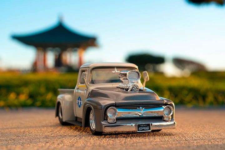 Jada Toys Street Fighter 1956 Ford Pickup 1:24