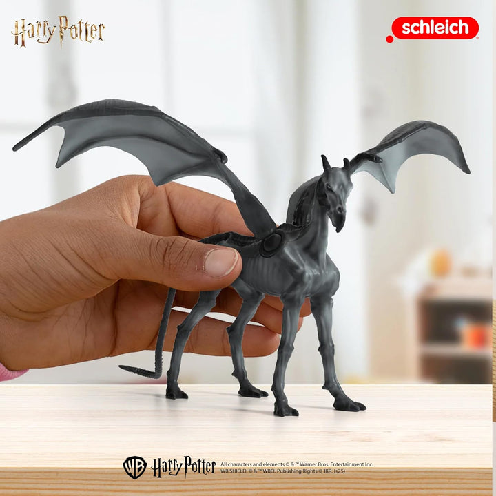 schleich Harry Potter | Thestral 13996 | Spielfigur mit beweglichen Flügeln | als Deko oder Sammelfi