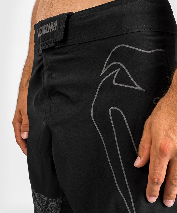 Venum Herren Shorts XXL Schwarz / Schwarz, XXL Schwarz / Schwarz