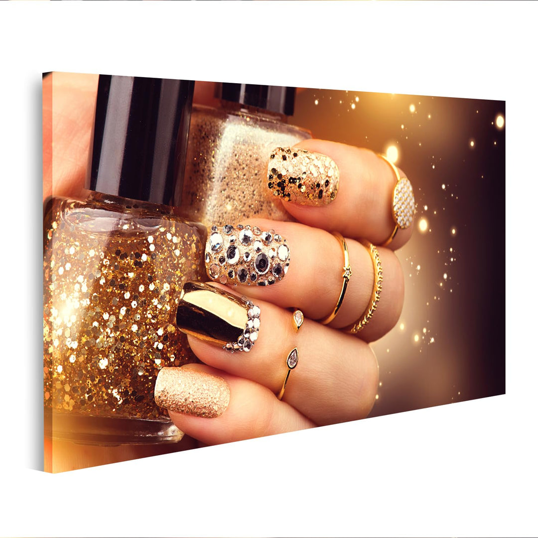 islandburner Bild auf Leinwand Goldene Maniküre Mit Edelsteinen Und Funkelt Eine Flasche Nagellack T