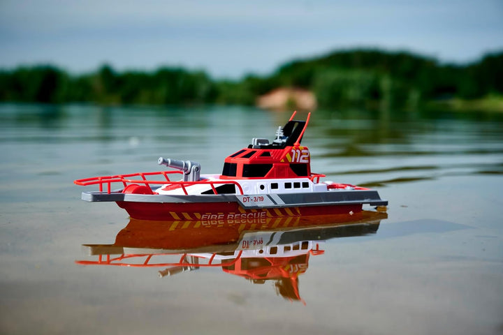 Dickie Toys – Feuerwehrboot – ferngesteuertes Boot für Kinder ab 6 Jahren, mit Wasserspritzfunktion