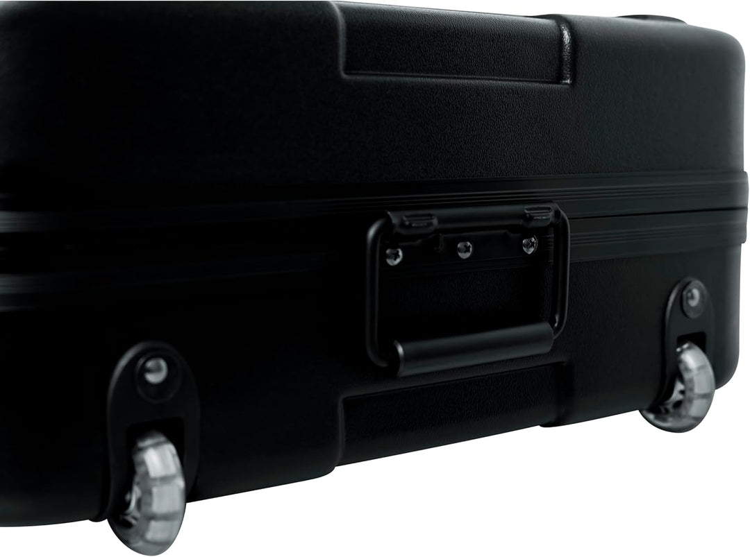 Gator Cases geformtes Flight Case für 88-Tasten Keyboards mit TSA-zugelassenen Verschlüssen und vers