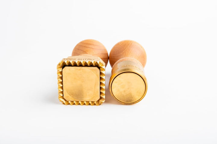 La Gondola Set mit 2 Hausgemachten Ravioli-Stempeln - Rund Glatt 38mm &amp; Quadratisch Gewellt 45x45mm