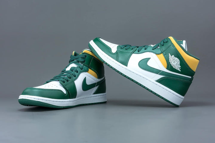 Nike Damen WMNS Air Jordan 1 Mid Sneaker 37.5 EU Grün, 37.5 EU Grün