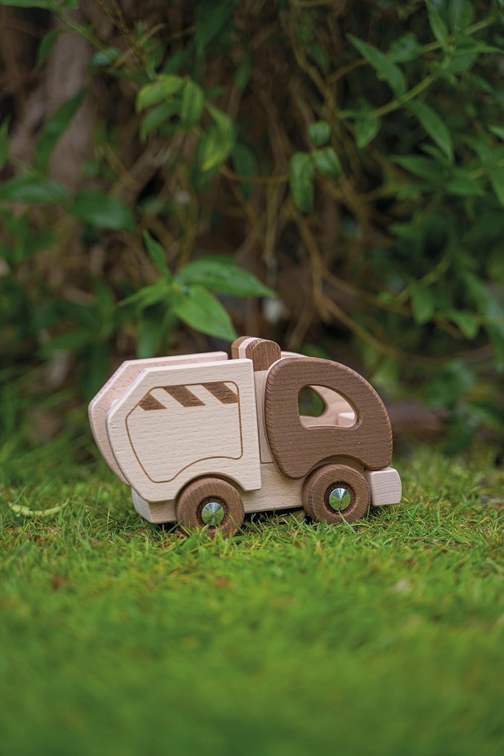 goki 55889 - Müllwagen goki nature - aus massiven robusten Buchenholz - 100% natürlich, ohne Farbe -