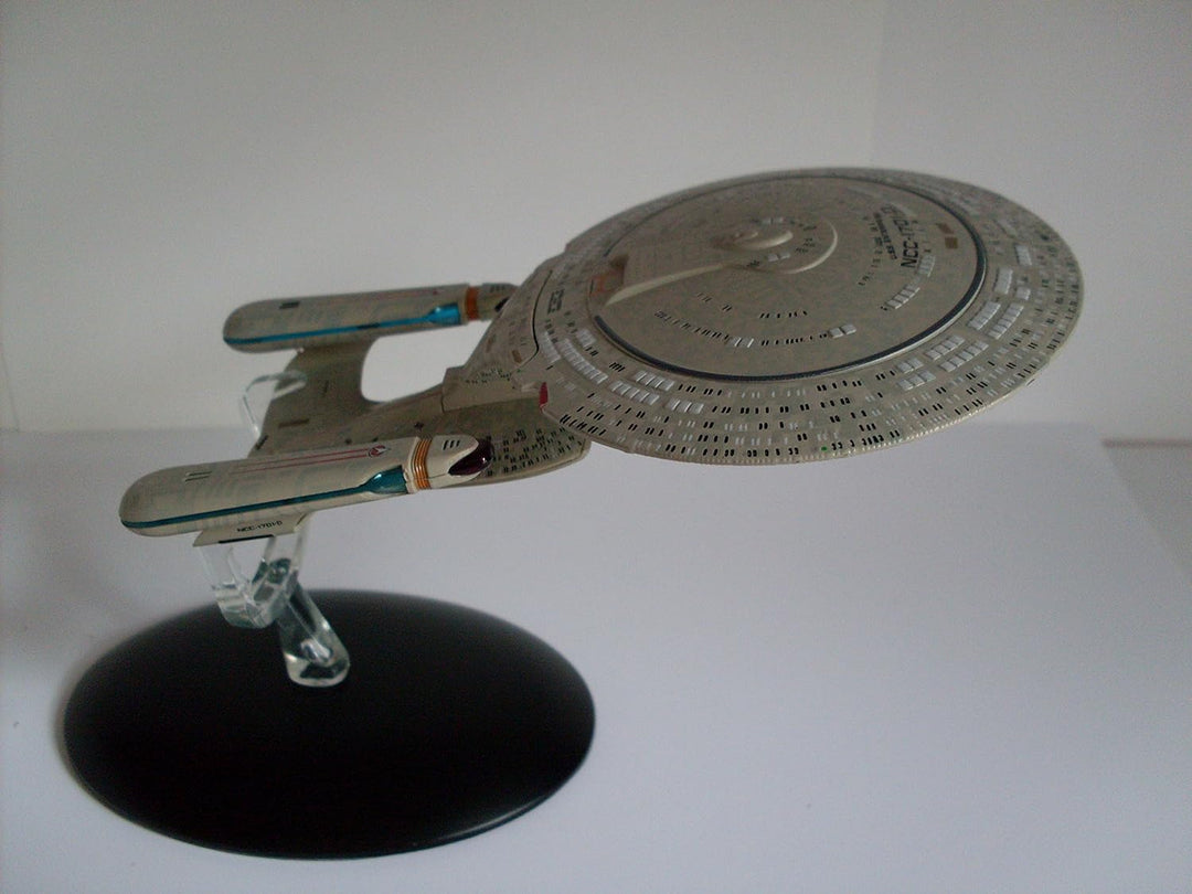 U.S.S. Enterprise NCC-1701-D Star Trek Fertigmodell, Standmodell