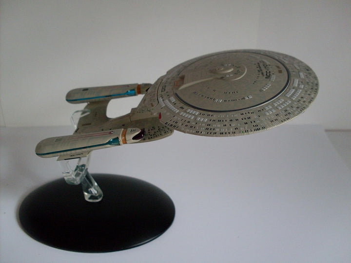 U.S.S. Enterprise NCC-1701-D Star Trek Fertigmodell, Standmodell