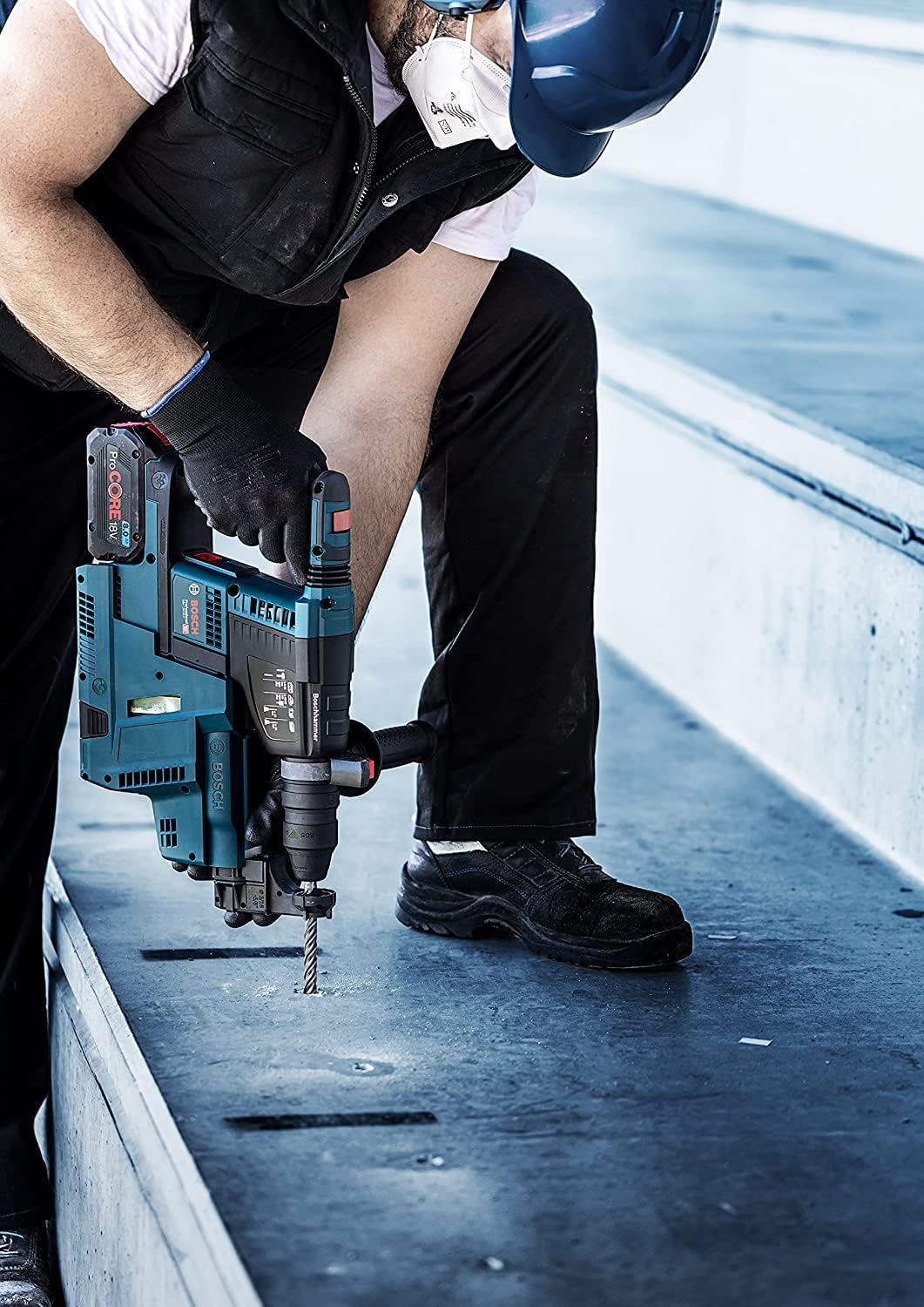 Bosch Professional Bohrhammer GBH 2-28 F (SDS-plus-Wechselfutter, 13 mm Schnellspannbohrfutter, Hand