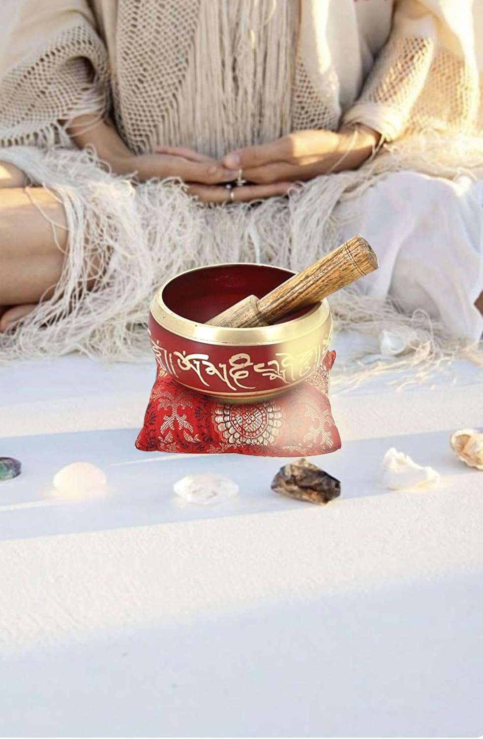 Ajuny Tibetische Klangschale Set Handgefertigte Messing-Schale In Rot mit Stock &amp; Kissen Meditation