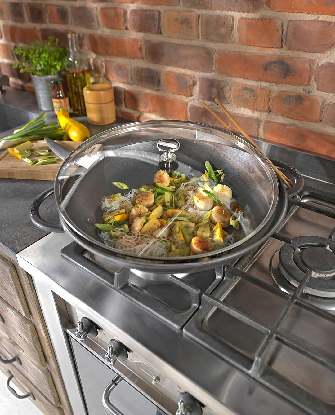 STAUB Gusseisen Wok mit Glasdeckel, rund 37 cm, graphitgrau 37 cm Graphitgrau, 37 cm Graphitgrau
