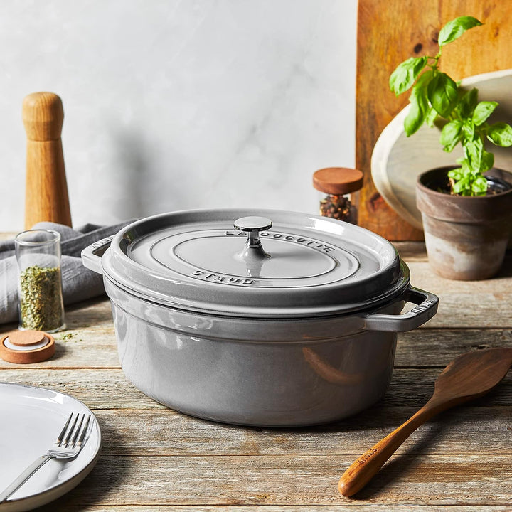 STAUB Gusseisen Bräter/Cocotte, Oval 33 cm, 6,7 L, Aromaregen Funktion, Für alle Herdarten geeignet,