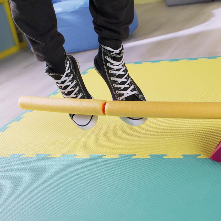 Stay Active Jump It Wipeout Musical Jump Challenge Familien-Fitnessspiel mit drehbarem Weichschaumar