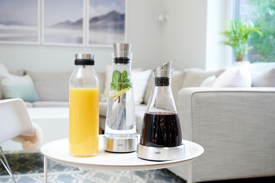 Emsa 514233 Flow Slim Glaskaraffe | mit Kühlelement, Glas | Elegantes Design | 1 Liter | Transparent
