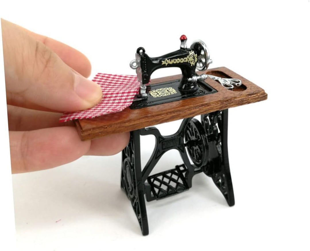 Supvox Mini Nähmaschine Dekoration für Puppenhaus Miniatur Wohnaccessoire Deko für Mini Hausmodelle