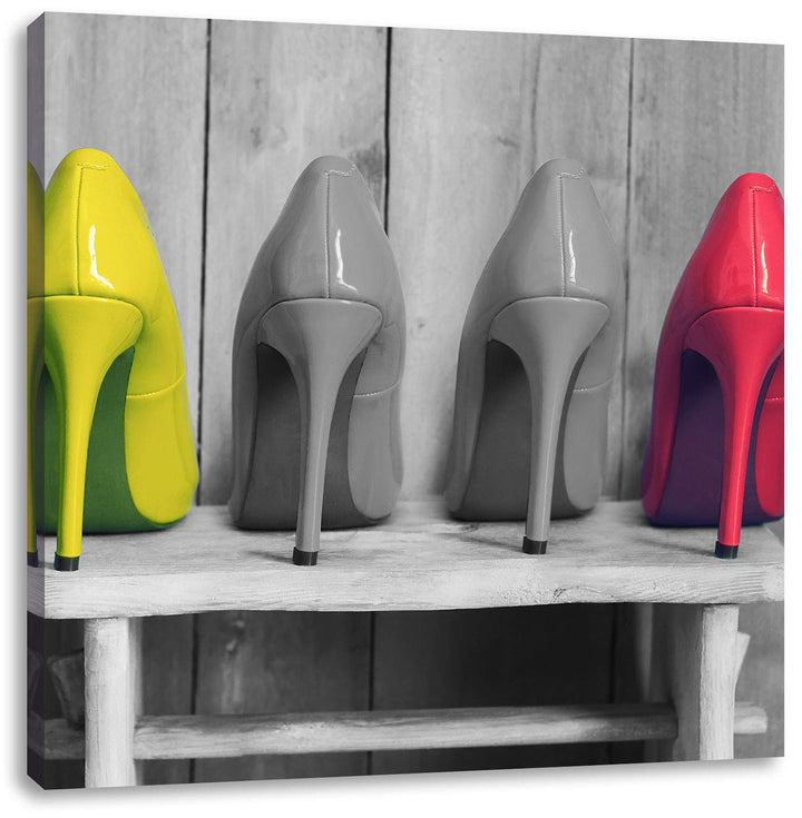 Pixxprint High Heels auf Hocker als Leinwandbild/Grösse: 70x70 cm/Wandbild/Kunstdruck/fertig bespann