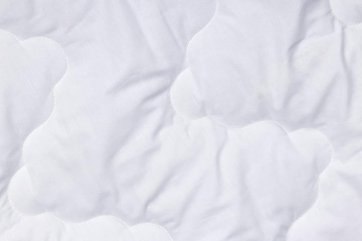 Moon-Luxury Ganzjahresdecke Bettdecke Steppbett Bezug aus 100% Baumwolle Satin 95° Kochfest (140 x 2