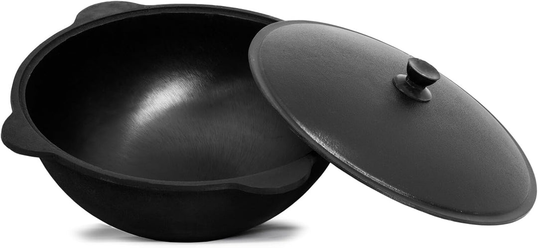 Uzbekisch Kazan Gusseisen Kasan mit Schaumlöffel und Usbekisches Messer Pchak Namangan Aluminiumdeck