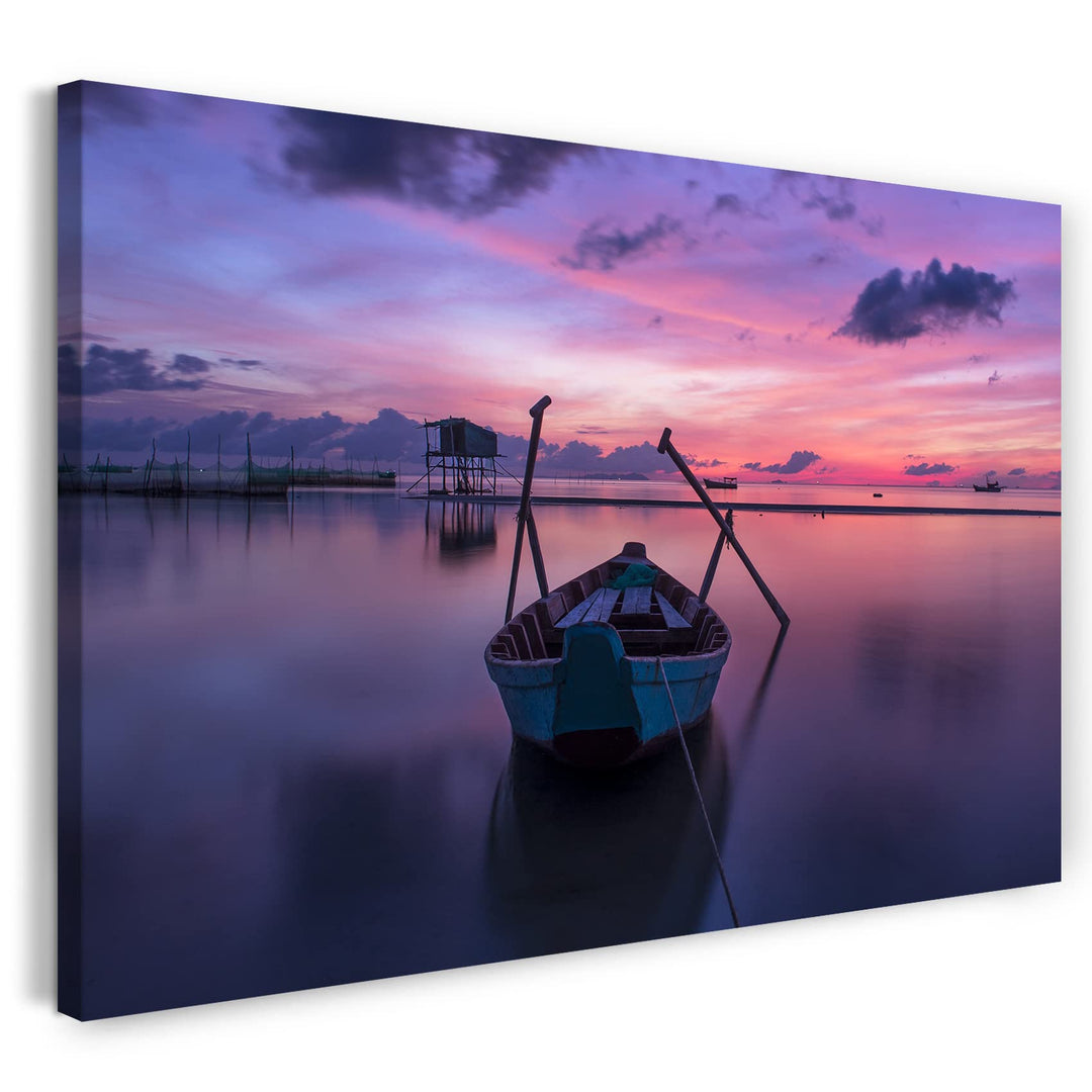 Printed Paintings Leinwand (60x40cm): Landschaftsbilder Boot auf See vor lila-rotem Himmel 60x40 cm,