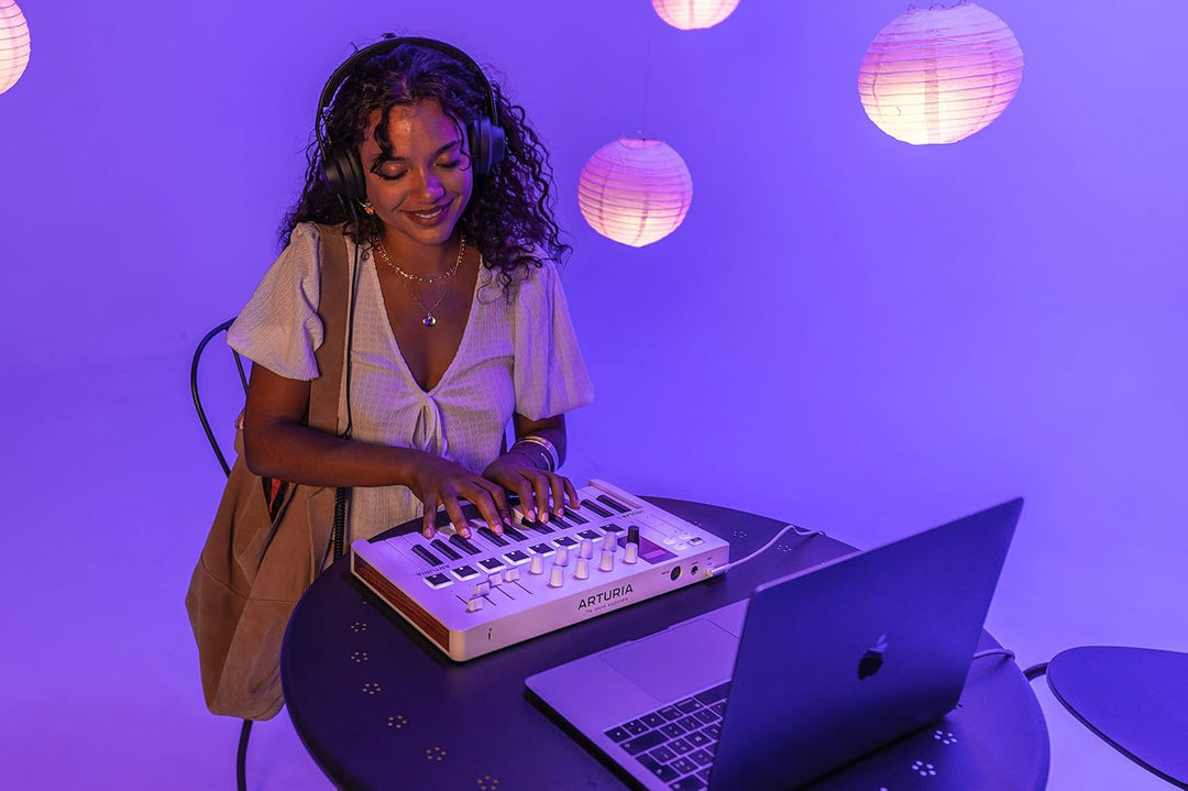 Arturia - MiniLab 3 - Universal-MIDI-Controller für Musikproduktion, mit All-in-One-Softwarepaket -