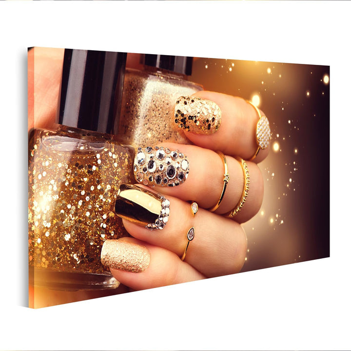 islandburner Bild auf Leinwand Goldene Maniküre Mit Edelsteinen Und Funkelt Eine Flasche Nagellack T