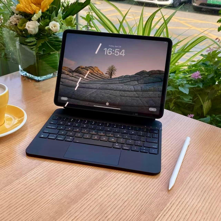 Deutsches QWERTZ-Layout Magic Keyboard Case für iPad Pro 13-Zoll M4 2024, M5 2025, Magnetische Keybo