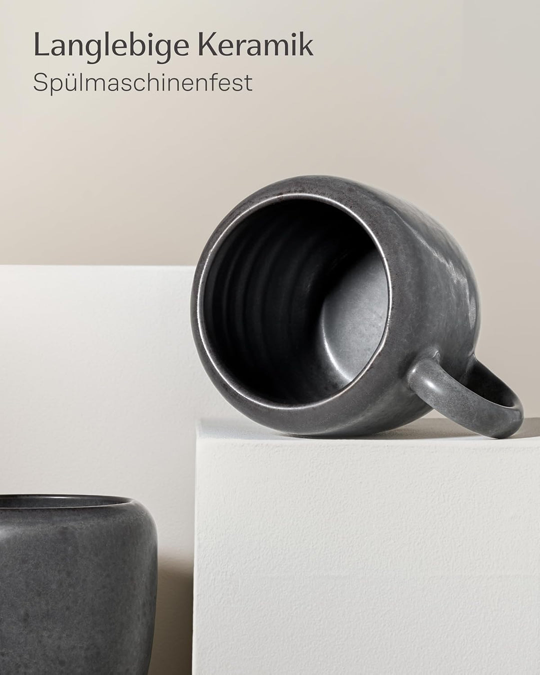 Cosumy 4er Kaffeetassen Set Schwarz – 350 ml Kaffeebecher – Dickwandiges Steingut Geschirr, das Lang