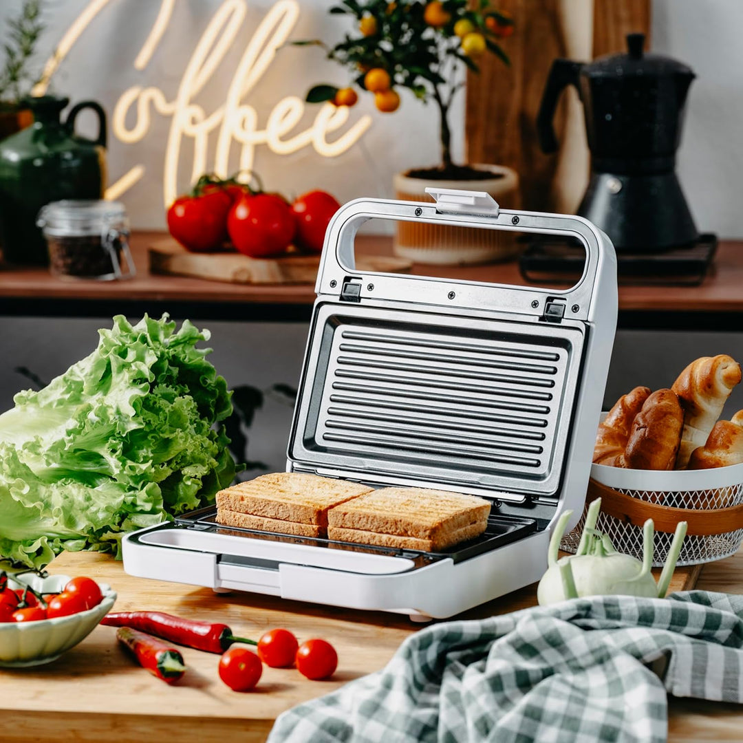 ADLER 2-in-1-Sandwichmaker, schnelles Aufheizen, einfache Aufbewahrung