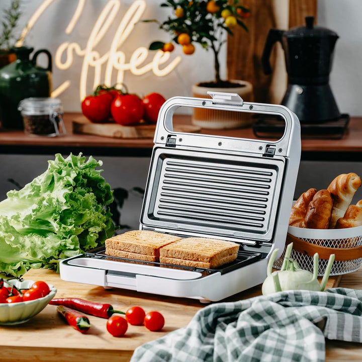 ADLER 2-in-1-Sandwichmaker, schnelles Aufheizen, einfache Aufbewahrung