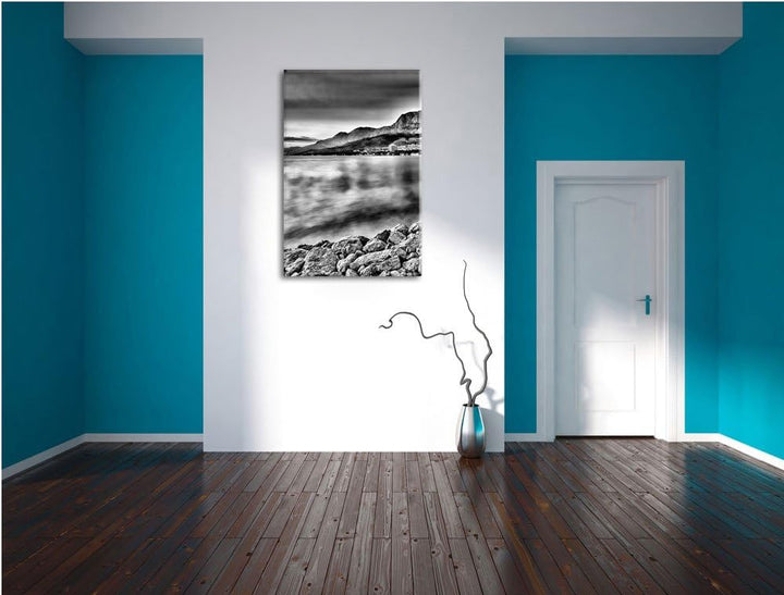 Pixxprint Monocrome, Meer an Traumstadt, Format: 100x70 auf Leinwand, 100x70