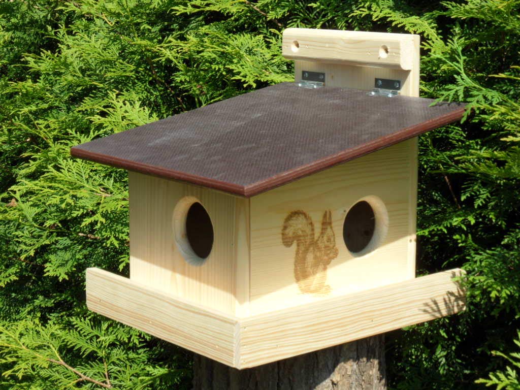 Eichhörnchenfutterhaus Nistkasten Eichhörnchenkobel, von Hand gefertigt im Bayerischen Wald XXXL