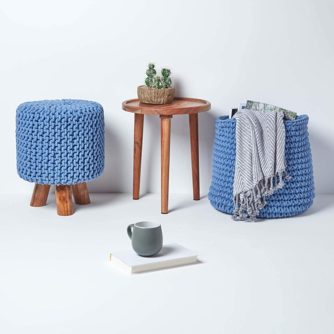 Homescapes Kleiner runder Strick Sitzhocker mit Holzbeinen, Blauer Fusshocker 32 x 32 x 42 cm, Stric