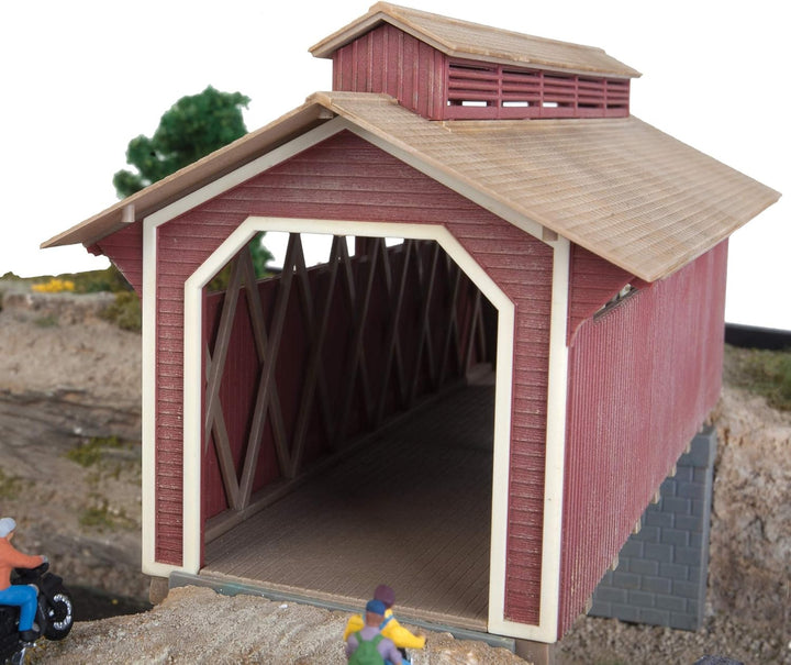 Walthers Spur H0 -- Bausatz überdachte Brücke