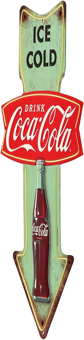 Open Road Brands Eiskaltes Coca-Cola geprägtes Blech-Pfeilschild – ein offizielles Lizenzprodukt von
