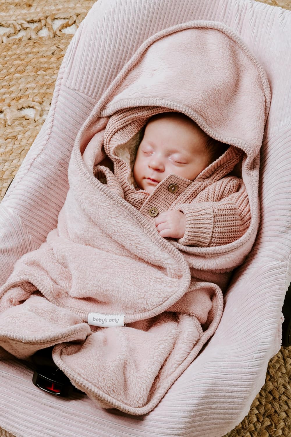 Baby's Only - Kapuzendecke mit Füssen - Einschlagdecke für den autositz 0+ - für 5-Punkt-Gurten Maxi