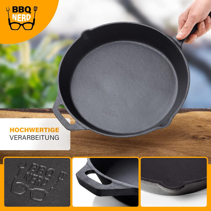 BBQ Nerd Grillpfanne Ø 25 cm 2600g mit Ausgiesser und Griff - Gusseisenpfanne zum Grillen, Rösten, A