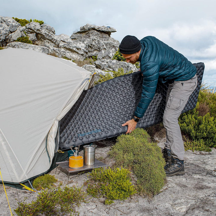 Naturehike Ultraleichte Selbstaufblasende Isomatte, Aufblasbare Campingmatte 3,5R, Langlebige, Tragb