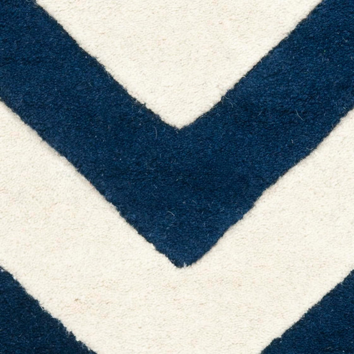 SAFAVIEH Zeitgenössische Teppich für Wohnzimmer, Esszimmer, Schlafzimmer - Chatham Collection, Kurze