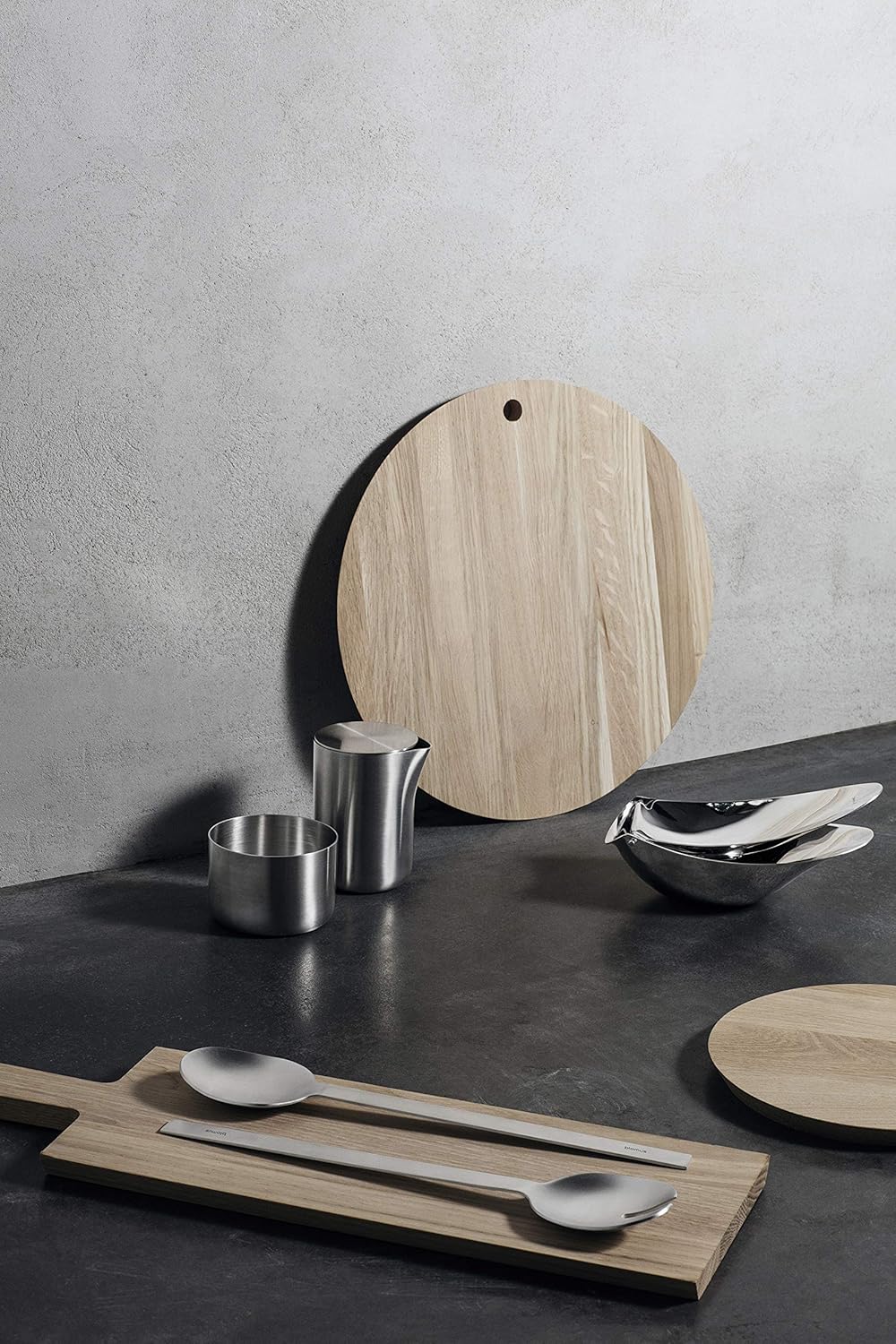 blomus -BASIC- Milchkännchen aus mattiertem Edelstahl mit Deckel, Milchkanne 250 ml Fassungsvermögen