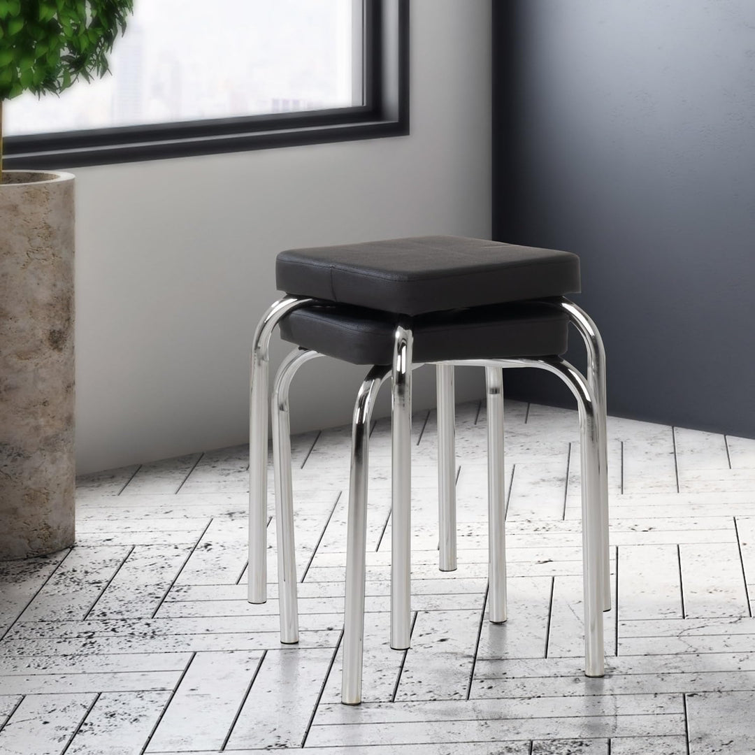 Sitzhocker 2er Set - Stapelbar - Belastbar bis 90 kg - 36x47x36 cm - Schwarz - Chromfarben - Metall
