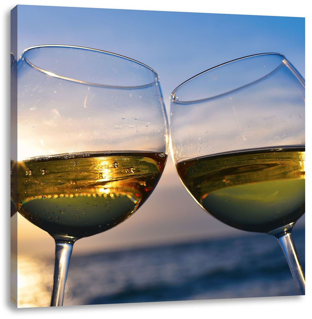 Pixxprint Weingläser im Sonnenuntergang am Meer, Format: 70x70 auf Leinwand, 70x70
