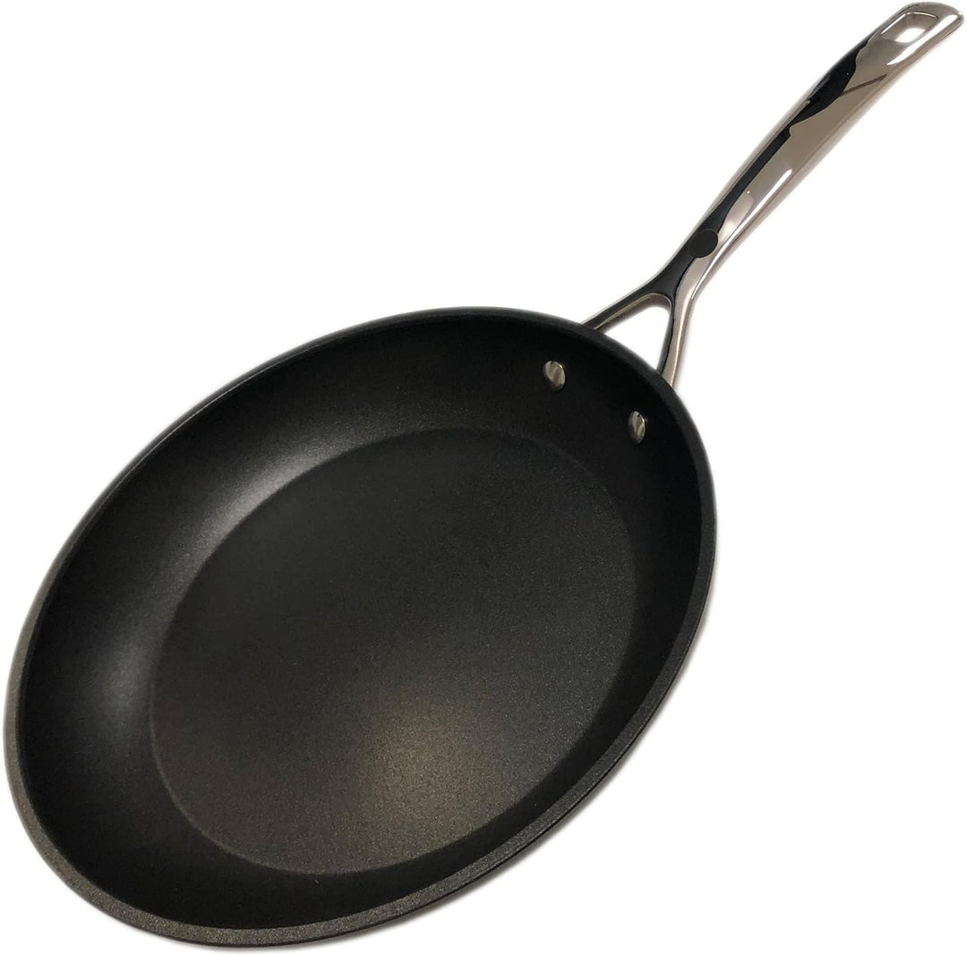 Le Creuset Aluminium-Antihaft flache Pfanne, Ø 26 cm, Für alle Herdarten inkl. Induktion geeignet, A