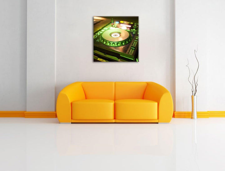 Grün beleuchteter DJ Pult, Format: 70x70 auf Leinwand, XXL riesige Bilder fertig gerahmt mit Keilrah