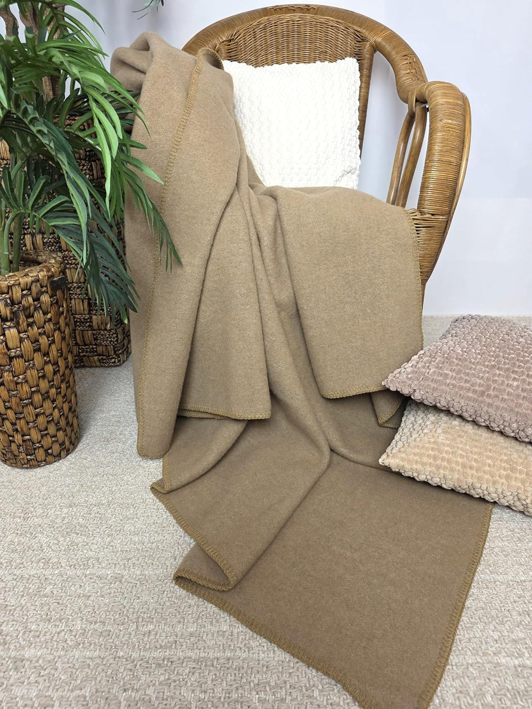Wohndecke Wolldecke 100% Schurwolle 150 x 200 cm Tagesdecke Schurwolldecke Plaid Selva Beige-Beige (