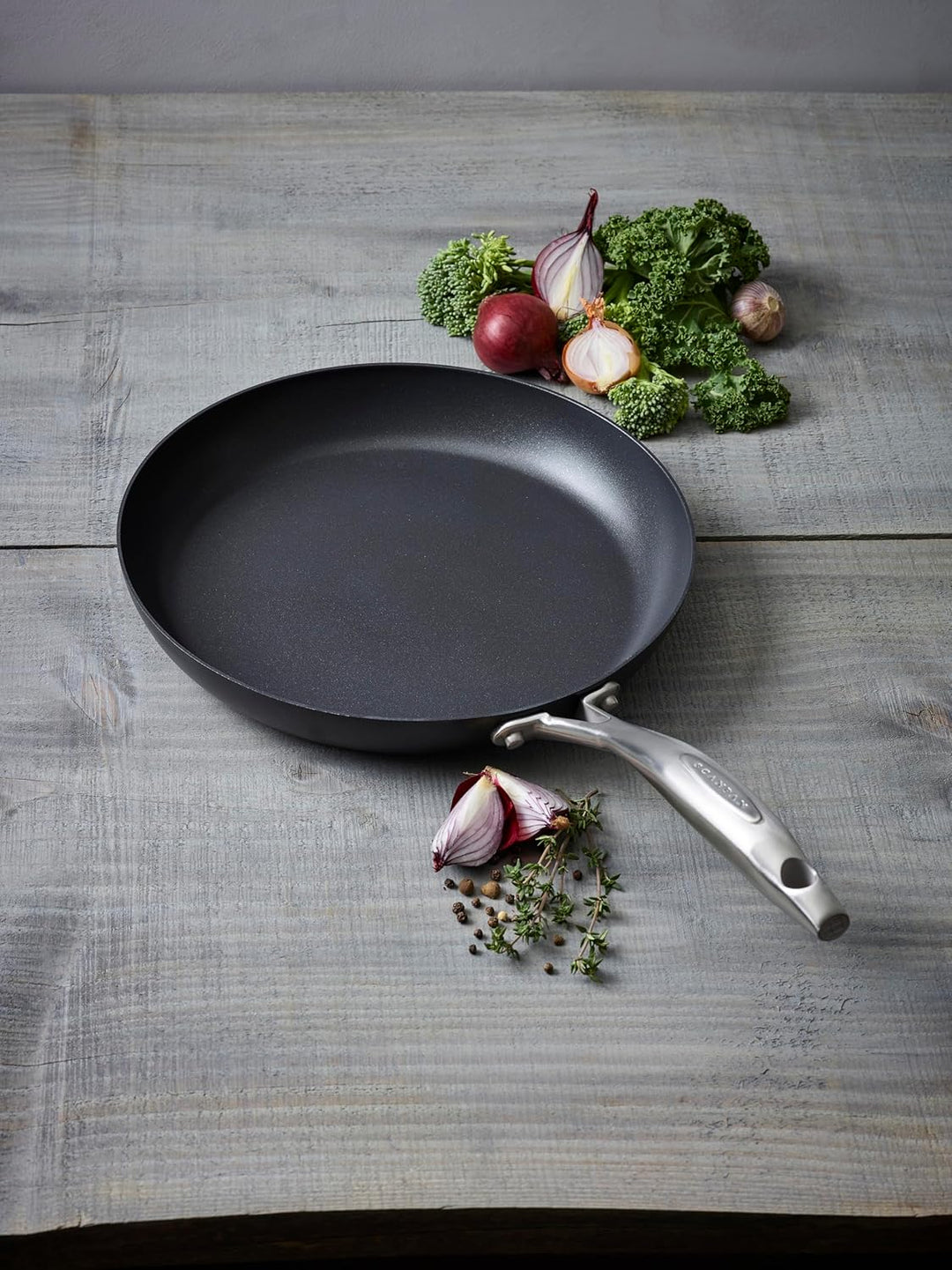 SCANPAN SC68002403 Pro IQ Antihaft-Pfanne, Schwarz 24 cm Mit Hülle, 24 cm Mit Hülle