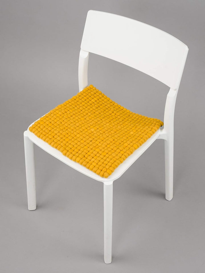 myfelt Filzkugel-Sitzauflage Stuhlauflage - Klara - quadratisch, 36x36 cm, Senfgelb, Senfgelb