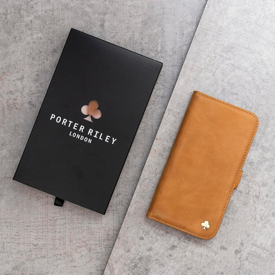 Porter Riley - Lederhülle für iPhone 13 (6.1"). Premium Echtleder Standhülle/Ledertasche/Brieftasche