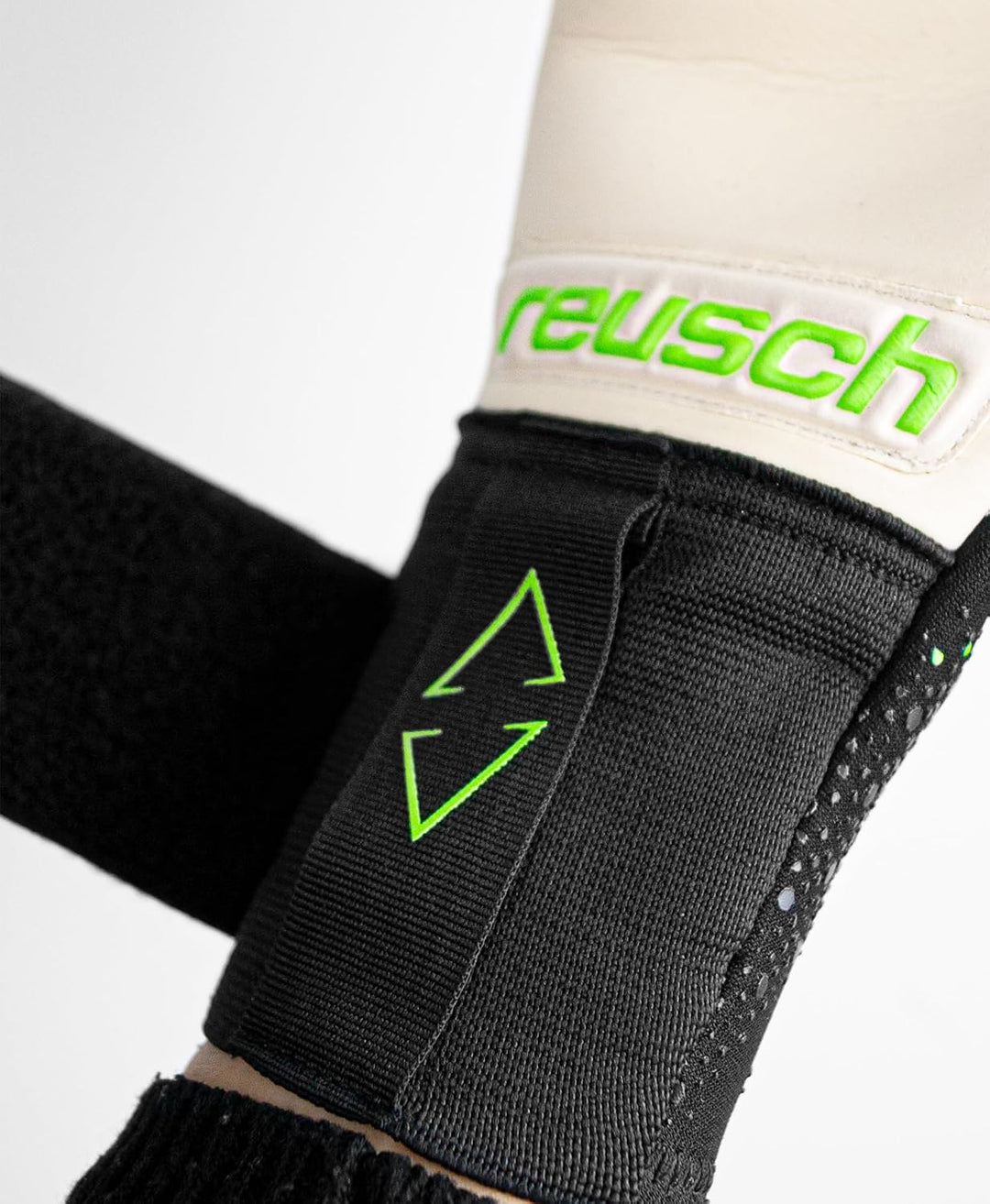 Reusch Pure Contact Gold Unisex Torwarthandschuhe mit Innennaht Schnitt und Grip Gold Belag, geeigne