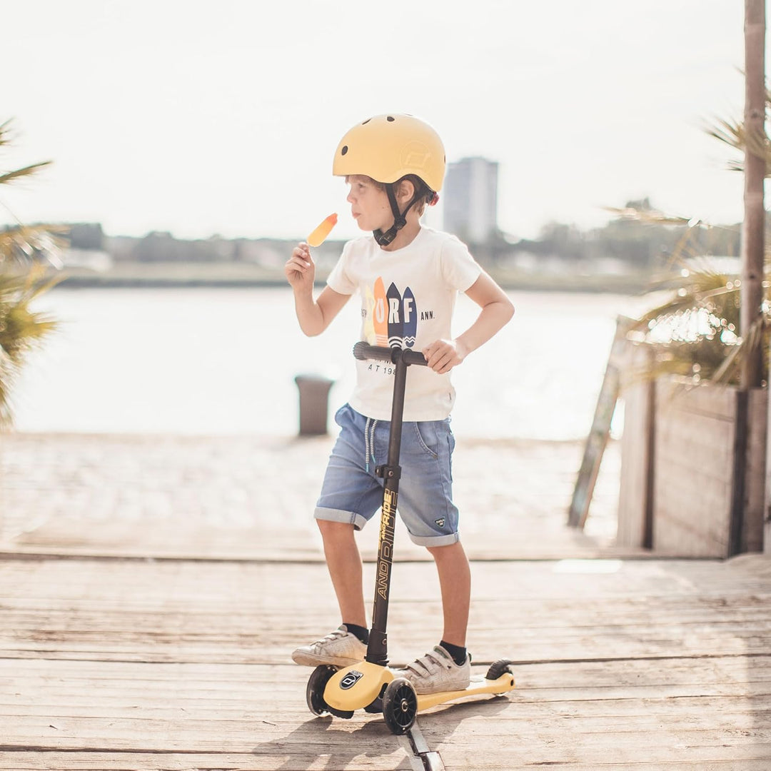 Scoot & Ride Highwaykick 3 LED Scooter Roller Kunststoff/Metall Lemon, Masse: ca. 55cm x 15cm x 24cm